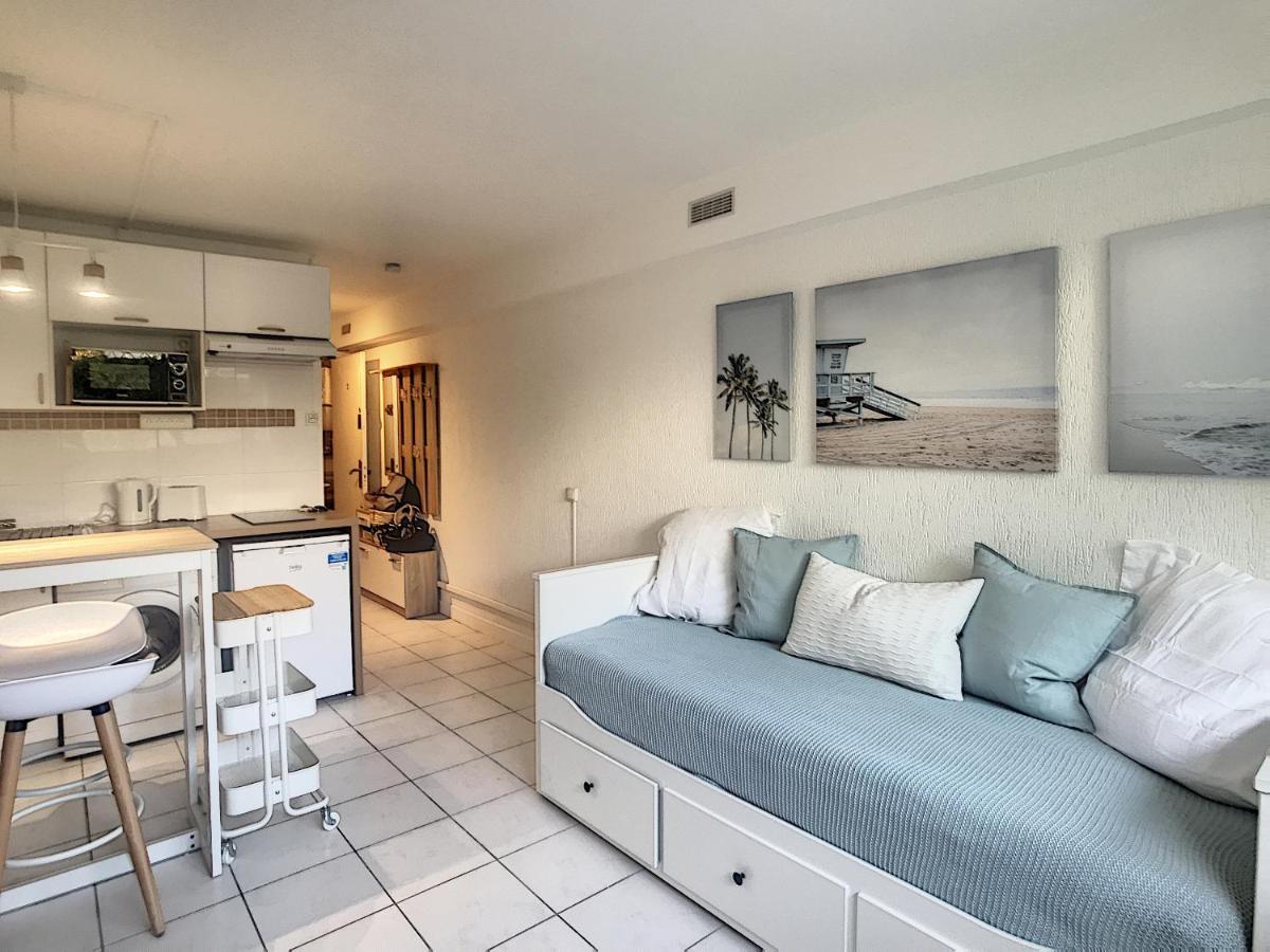 Golfe Juan Studio Dans Residence Avec Piscine Vallauris Exterior photo