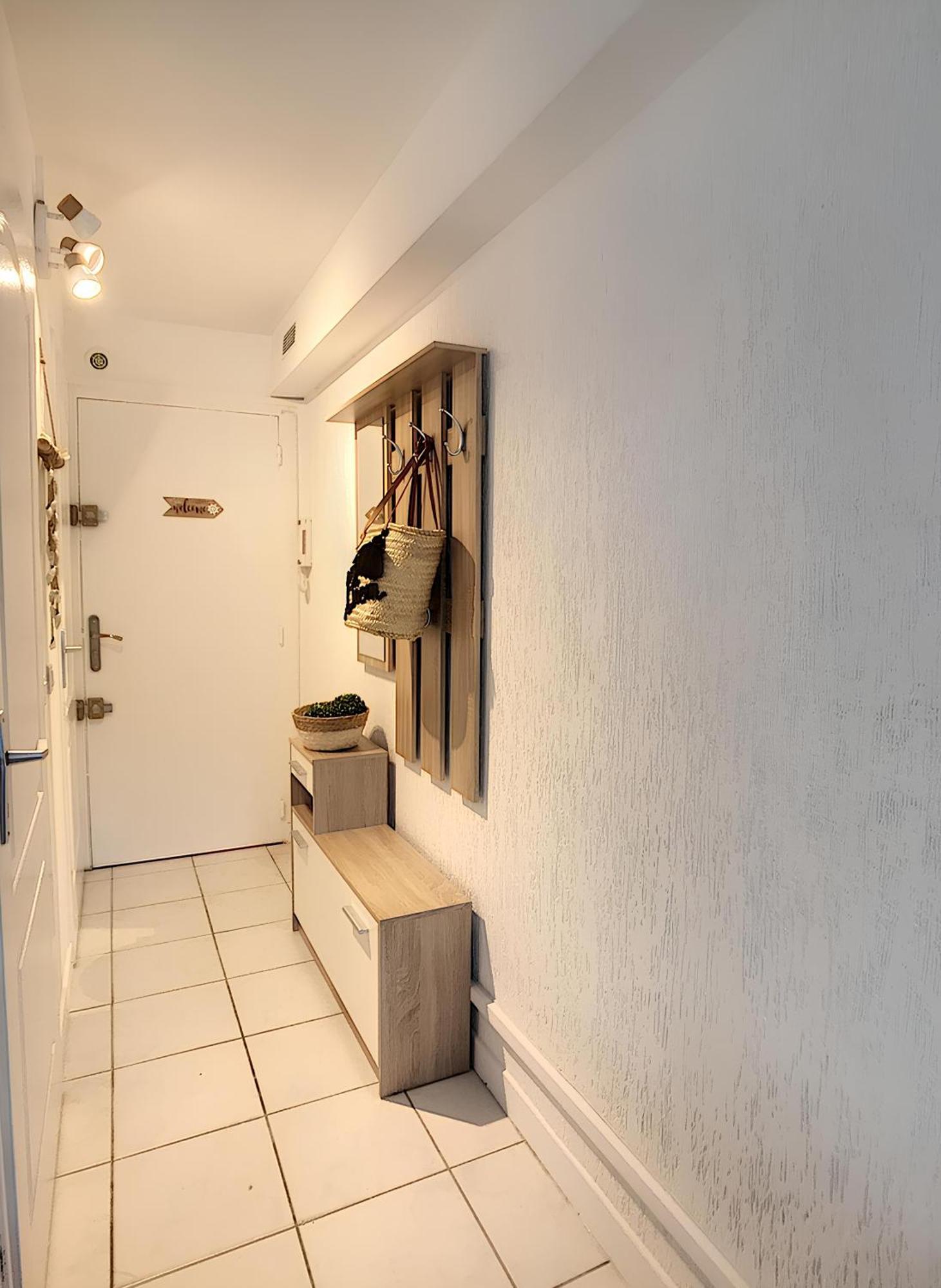 Golfe Juan Studio Dans Residence Avec Piscine Vallauris Exterior photo